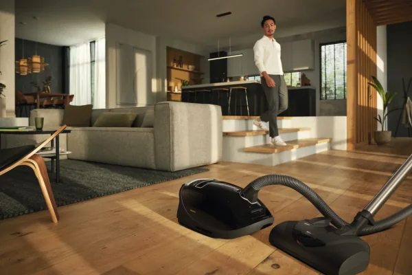 Miele Canister Vacuum Cleaners With Bag>Complete C3 Kona PowerLine - SGFE0