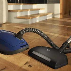 Miele Canister Vacuum Cleaners With Bag>Complete C3 Marin PowerLine - SGJE0